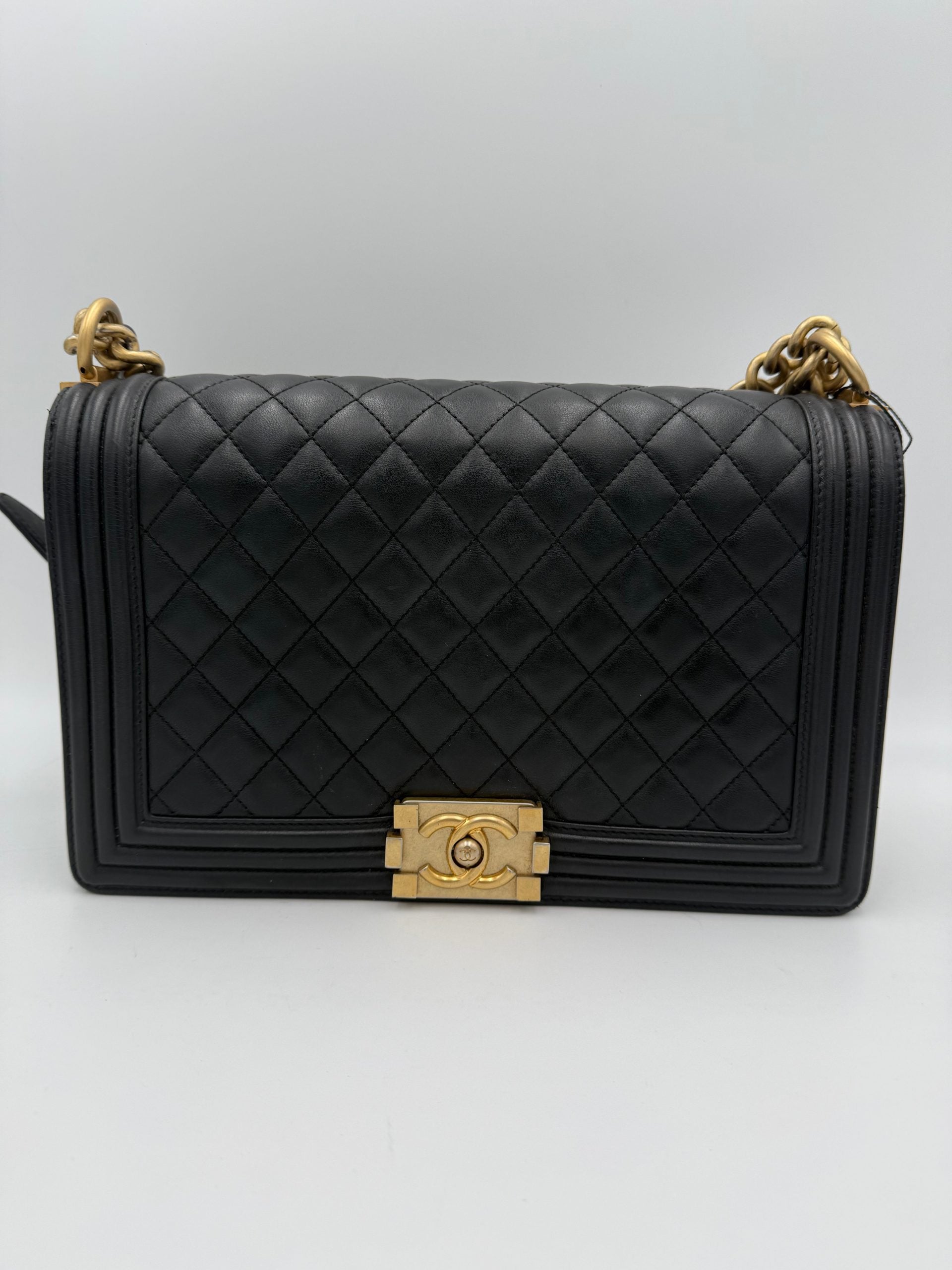 CHANEL BOY Grande Handbag