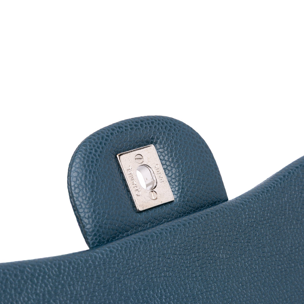 Jumbo Classic Iridescent Caviar Double Flap