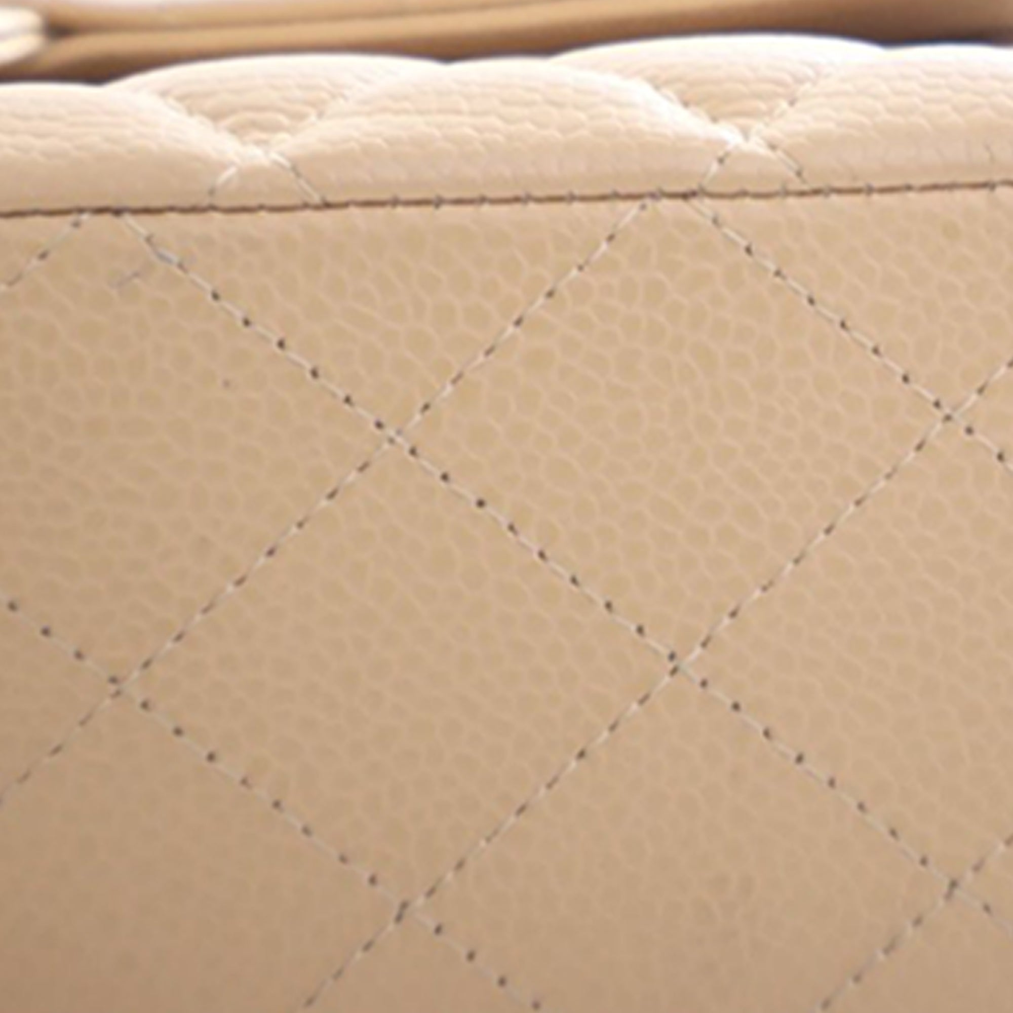 Medium Classic Caviar Double Flap