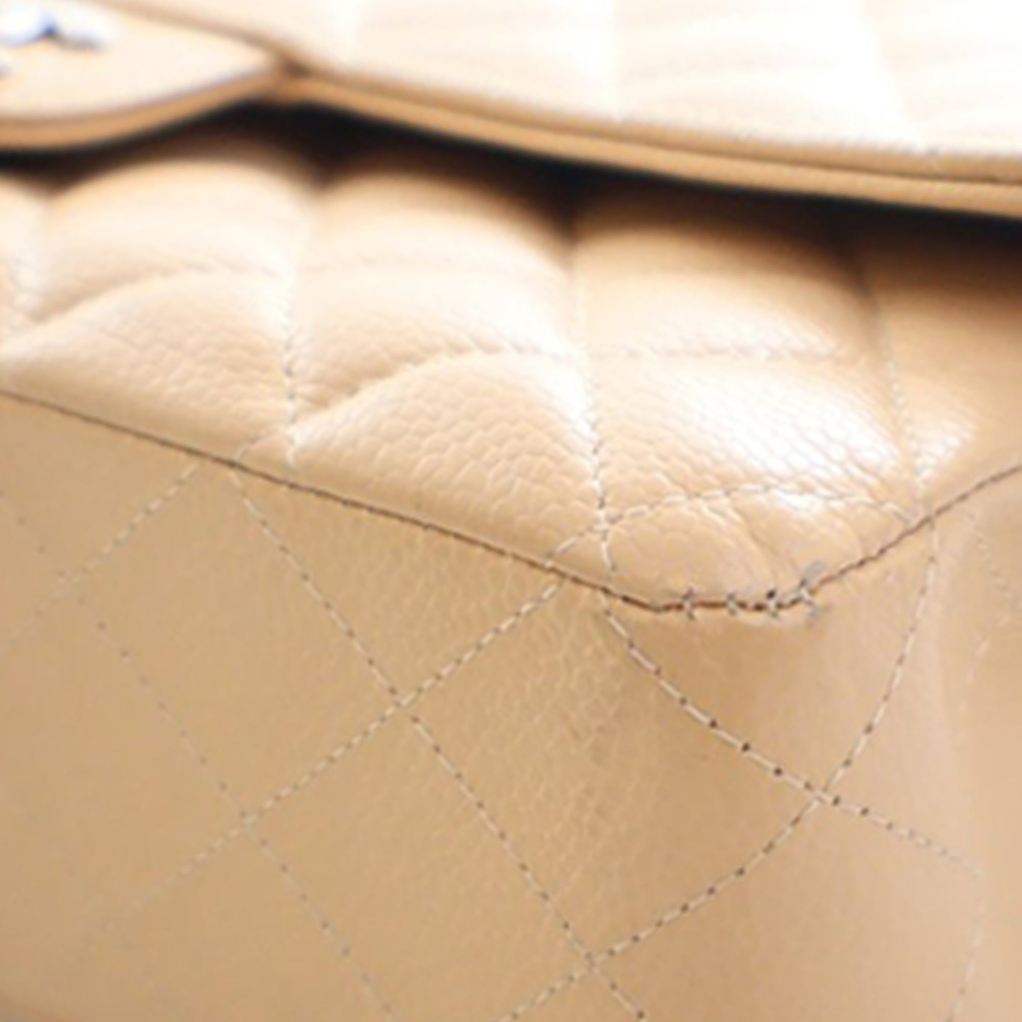 Medium Classic Caviar Double Flap