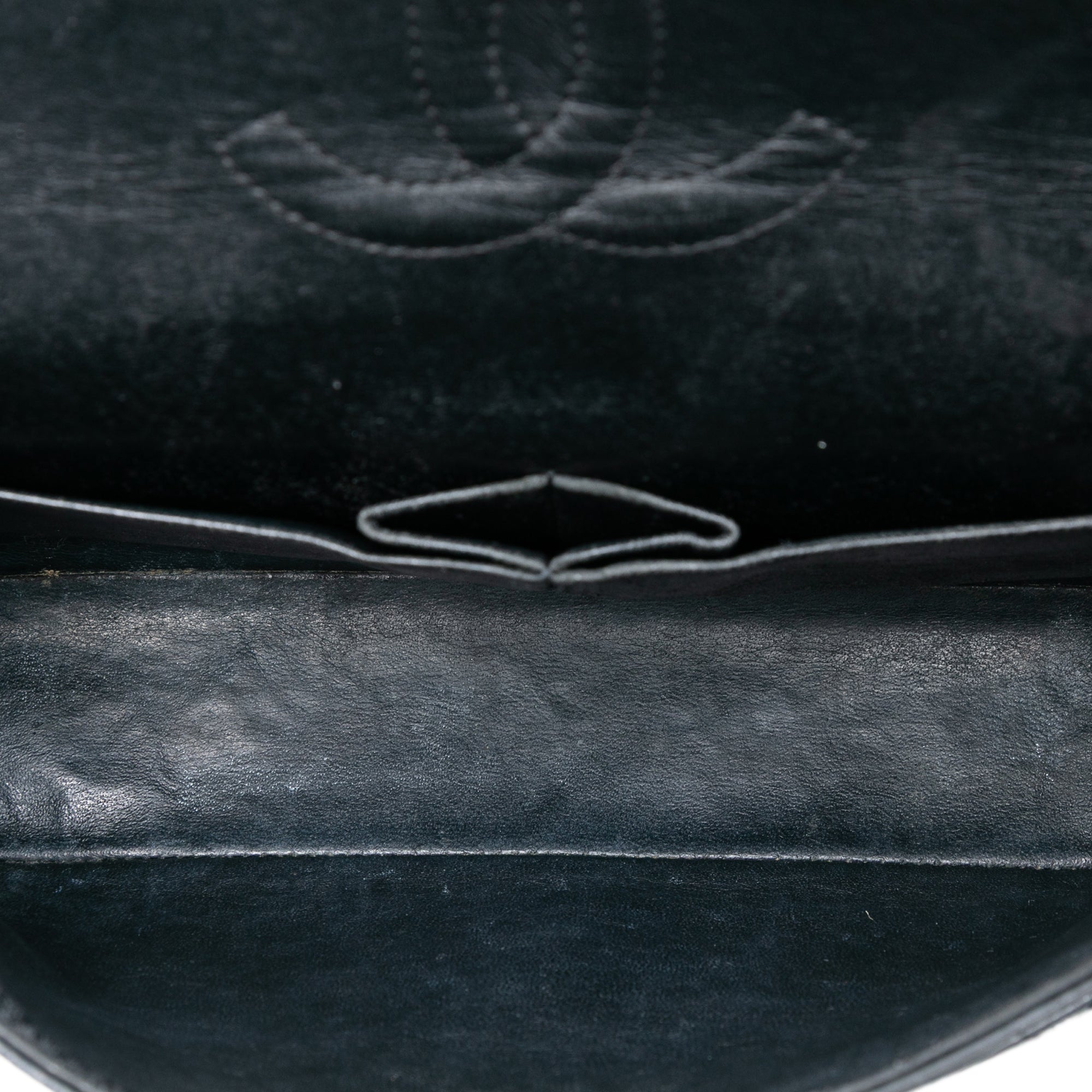 Medium Classic Caviar Double Flap