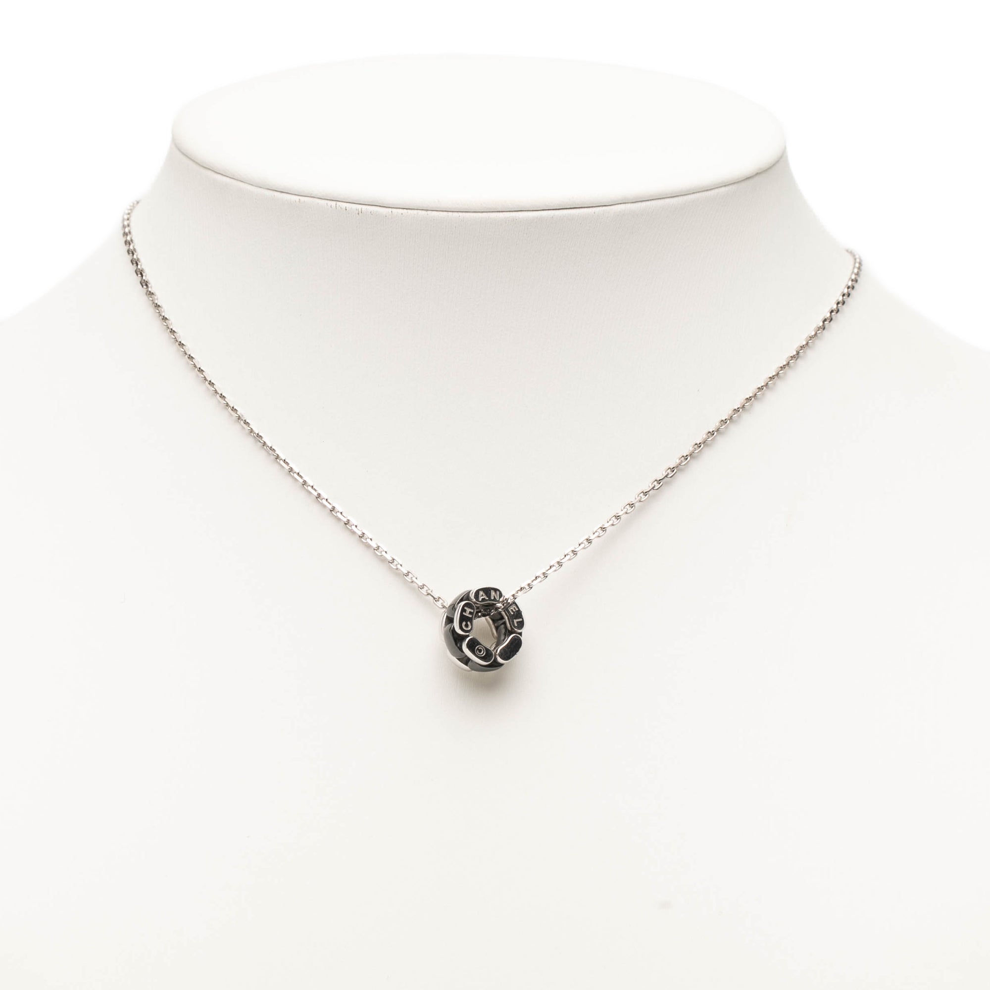 18K White Gold Ceramic Ultra Necklace