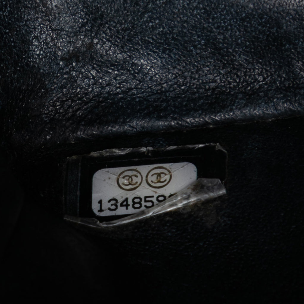 Medium Classic Caviar Double Flap