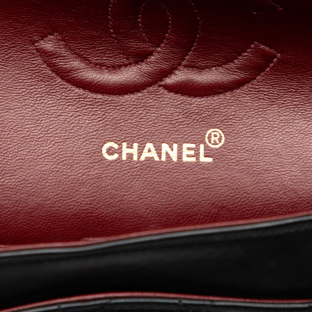 Medium Classic Lambskin Double Flap