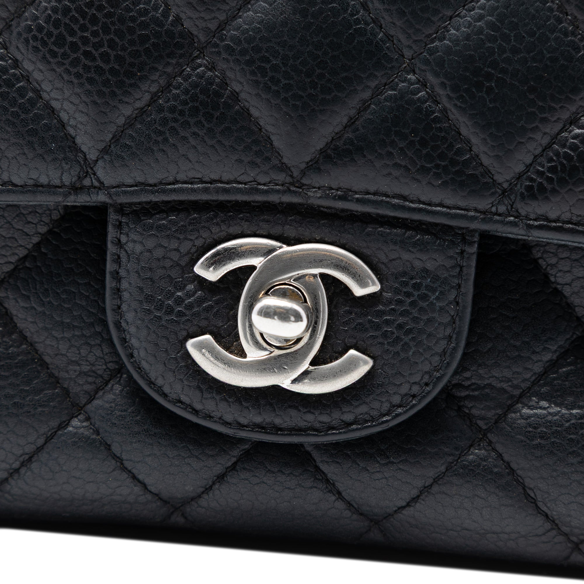 Medium Classic Caviar Double Flap
