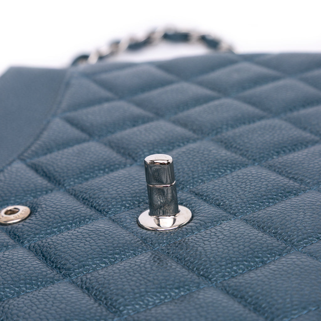 Jumbo Classic Iridescent Caviar Double Flap